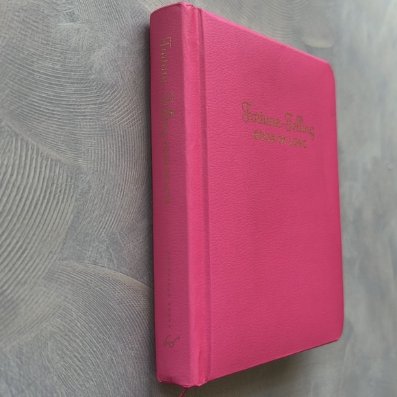 Fortune Telling Book of Love - Picture 2 of 3